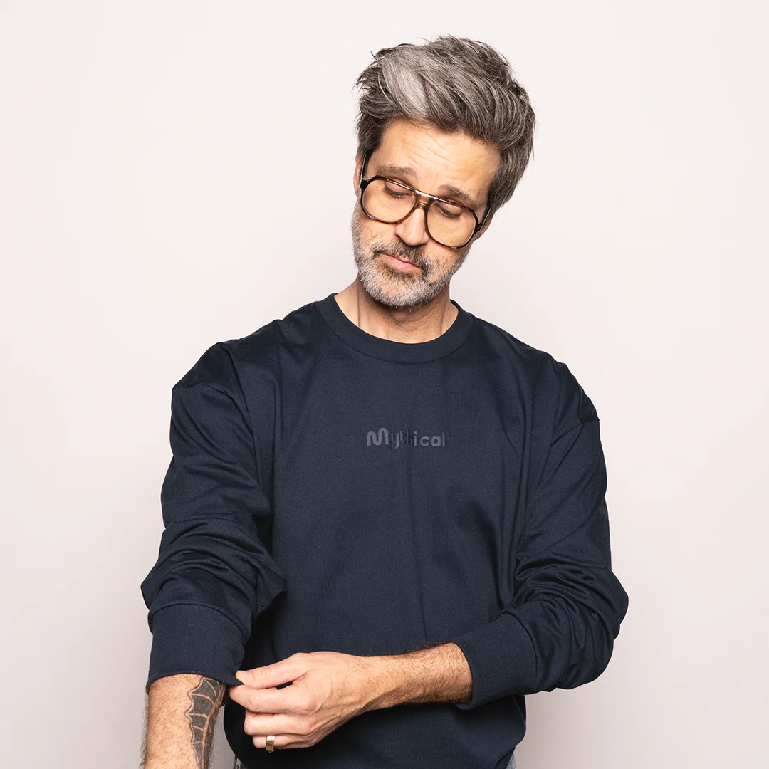 282-mythical-essentials-long-sleeve-tee-navy-2.webp Mythical Essentials Long Sleeve Tee (Navy)